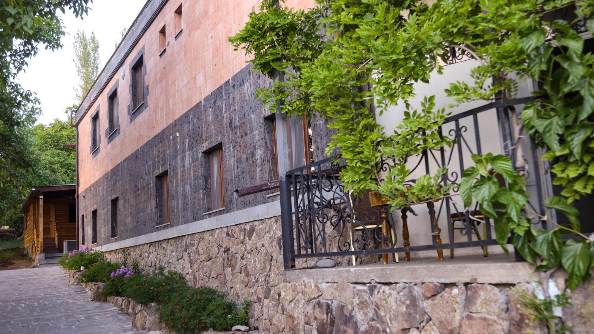 Old Byurakan Gouest House Exterior photo
